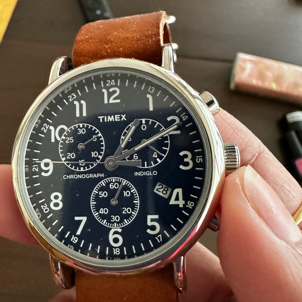 Gently used. Unisex timex watch, battery in working condition.